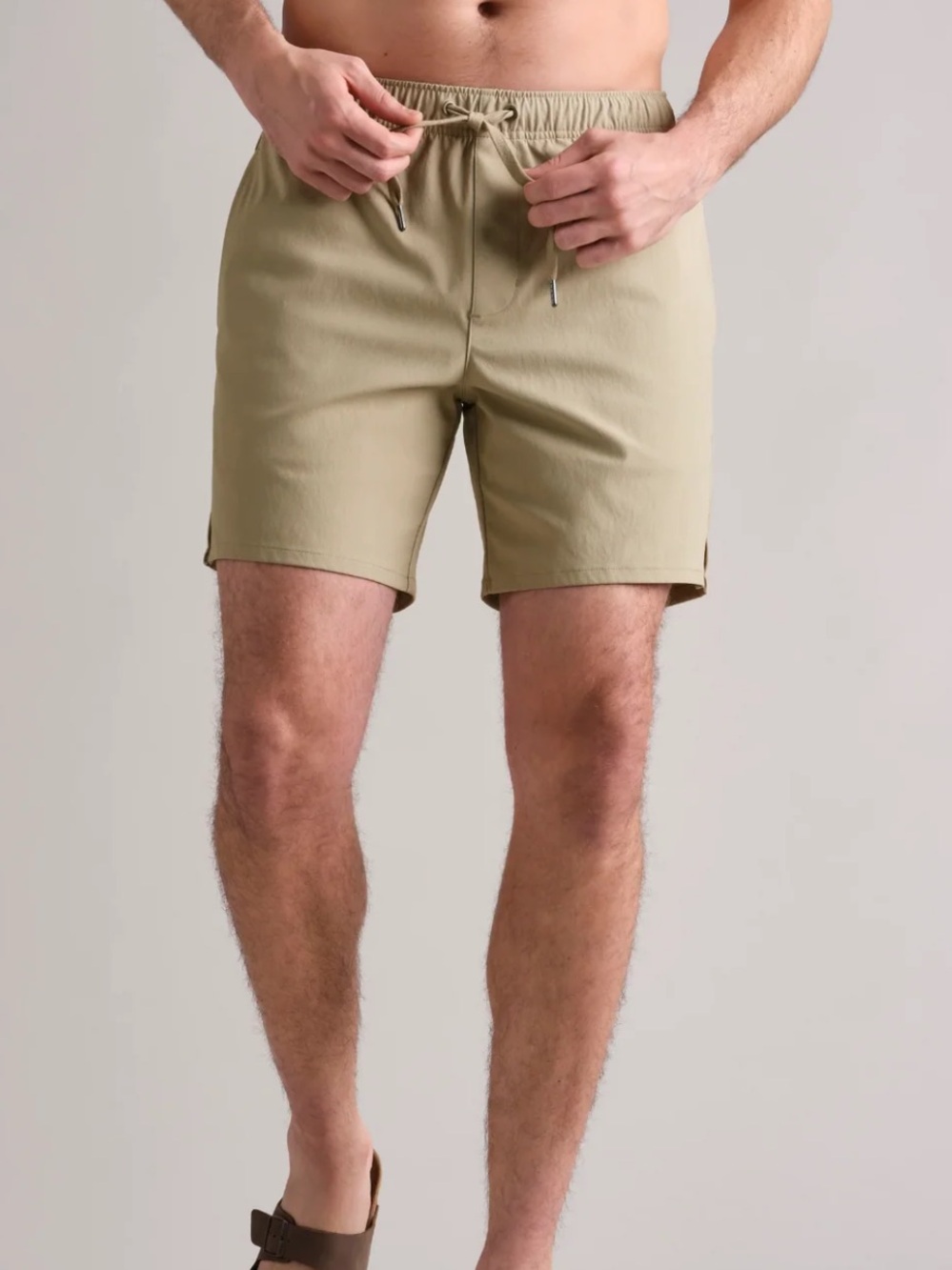 RHONE Men's Boathouse Shorts in Khaki Size Large 7”